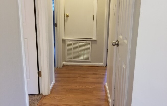 3 beds, 1 bath, $1,525