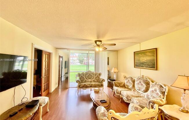 671 S HOLLYBROOK DR