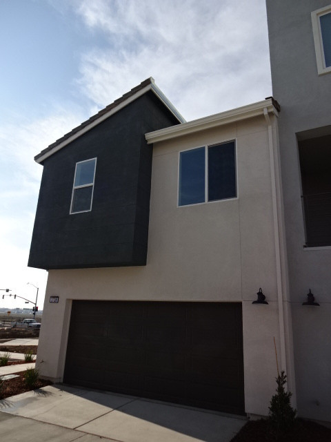 3 beds, 2.5 baths, $2,495