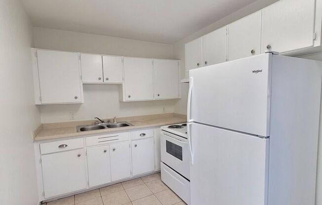 3 beds, 1 bath, $1,295