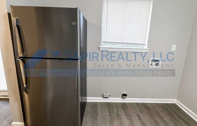 2 beds, 1 bath, $1,225, Unit I5