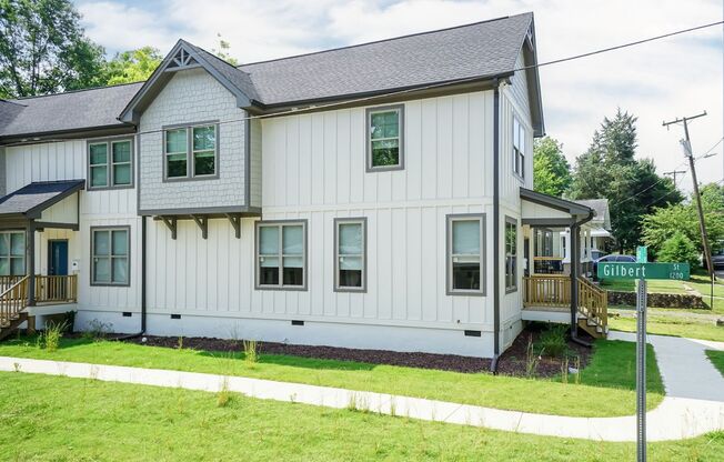 LIKE NEW THREE BEDROOM HOME!