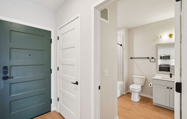 1 bed, 1 bath, 918 sqft, $2,495, Unit 206