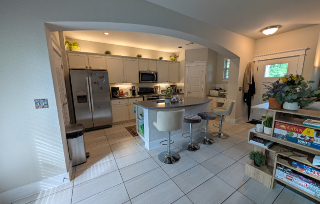 10642 WILLS LOOP
