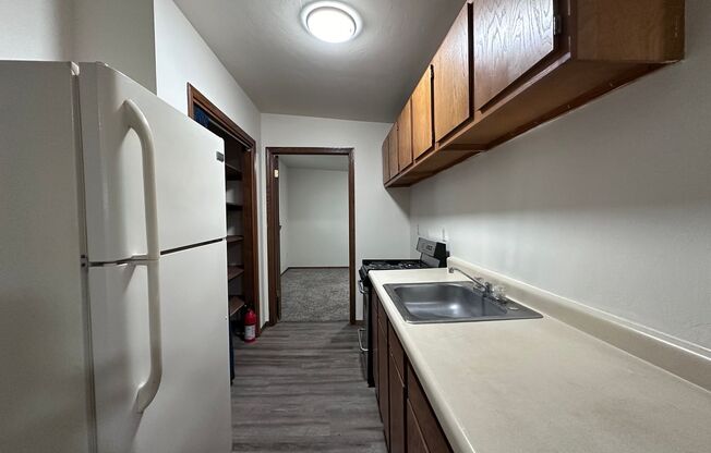 2 beds, 1 bath, 768 sqft, $825, Unit 1