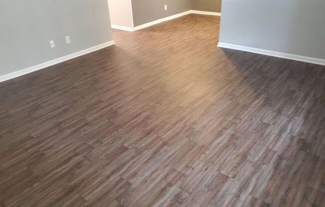 2 beds, 1.5 baths, 935 sqft, $910, Unit 7802-203