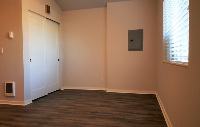 Studio, 1 bath, 450 sqft, $1,300