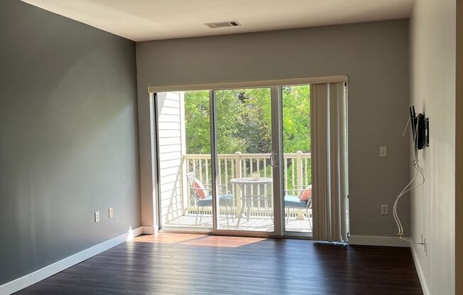 1 BD/1BA + Den Condo in Silver Spring