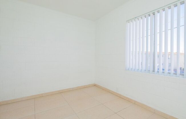 2 beds, 1 bath, 800 sqft, $1,250, Unit 3575-201