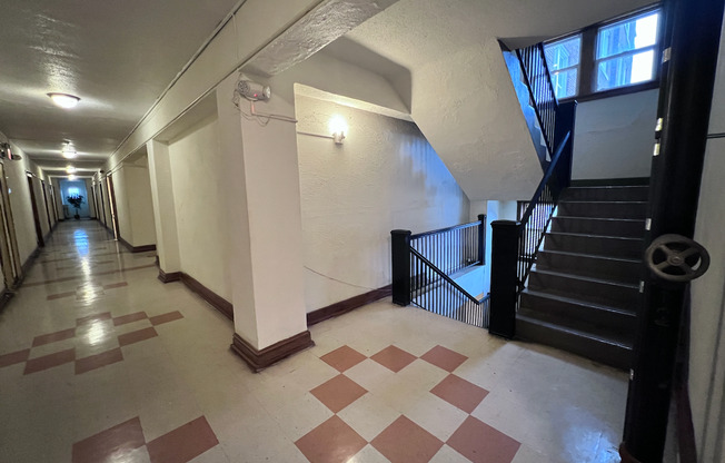 Studio, 1 bath, 400 sqft, $865, Unit 304