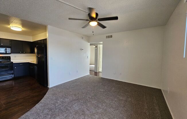 2 beds, 1 bath, 880 sqft, $1,195, Unit 208