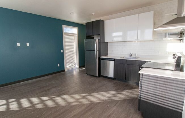 1 bed, 1 bath, 574 sqft, $1,745