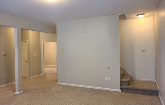 4 beds, 2 baths, $2,550, Unit Unit A