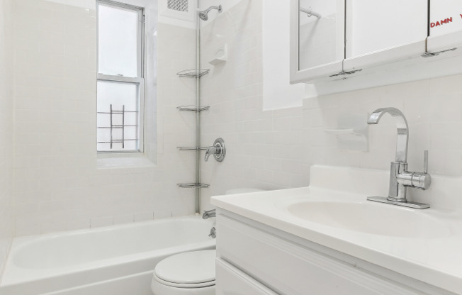 57 W 106 ST