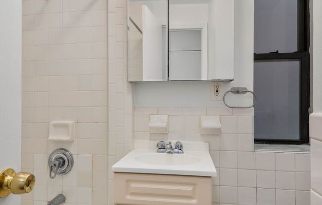 1 bed, 1 bath, 350 sqft, $3,395, Unit 11