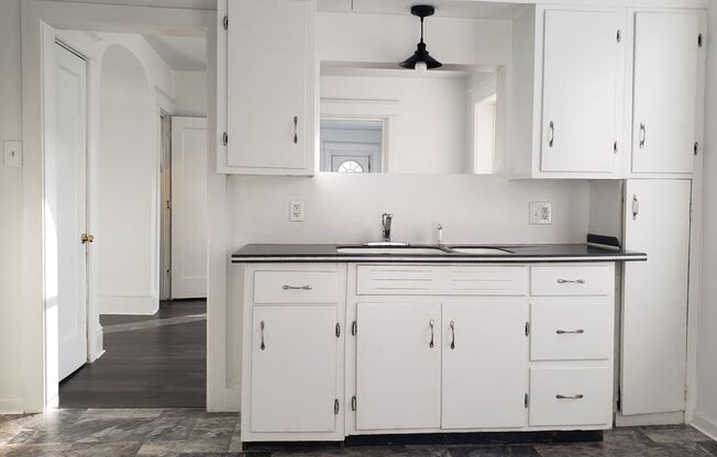 1 bed, 1 bath, 1,500 sqft, $950, Unit 2710 A