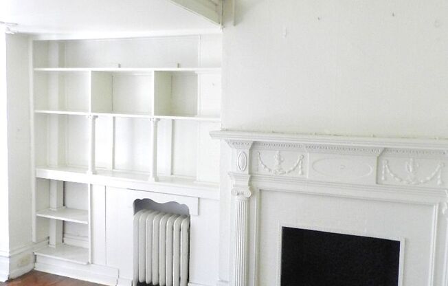Modern Studio w/ Bay Windows & Sleeping Loft!*Available July*
