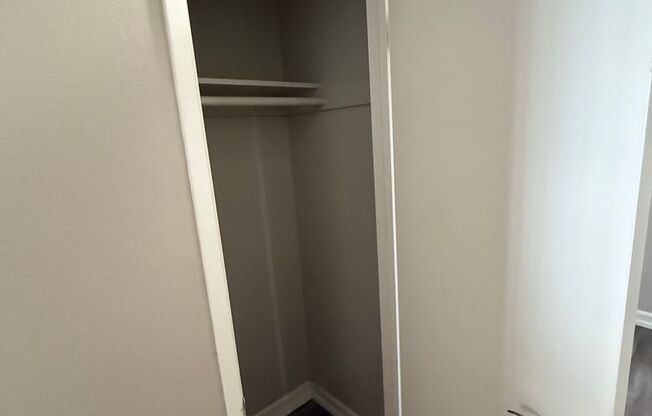 2 beds, 1 bath, 772 sqft, $2,325, Unit 37