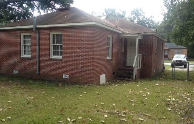 **AVAILABLE NOW**3 bedroom / 1 bathroom Home for Rent in Midtown Columbus, GA***