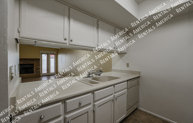 633 W Southern Ave