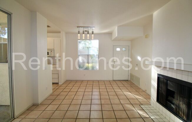 Sabre Springs, 10921 Sabre Hill Dr #373, -AC, Fireplace, Comm Pool / 2 Spas and Fitness Room.