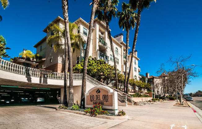 Spacious 2 Bed / 2 Bath Condo + Loft  in Mission Valley