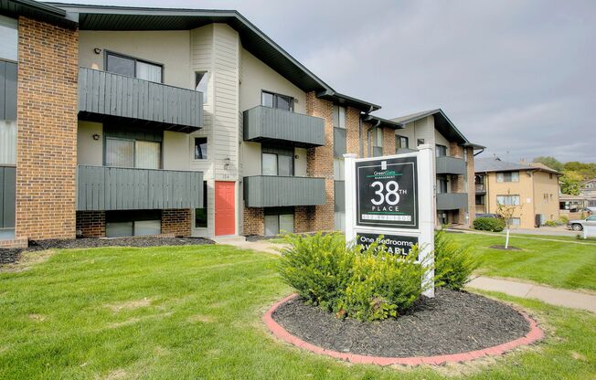 1 bed, 1 bath, 720 sqft, $910, Unit 24