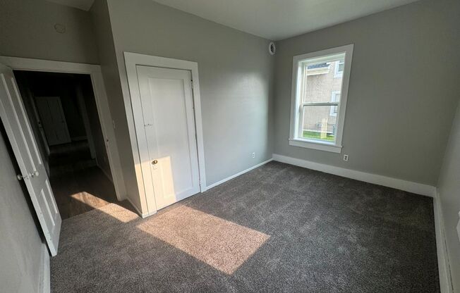 2 beds, 1 bath, $900, Unit C