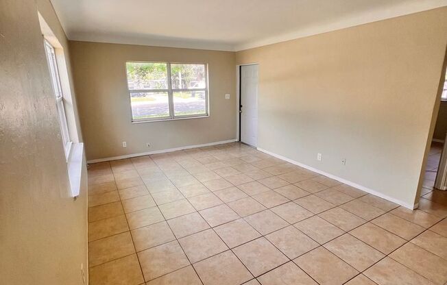 2 beds, 1 bath, $1,995