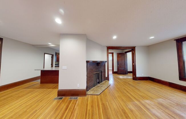 Affordable 6-Bedroom3 bath House Close to U of M Campus