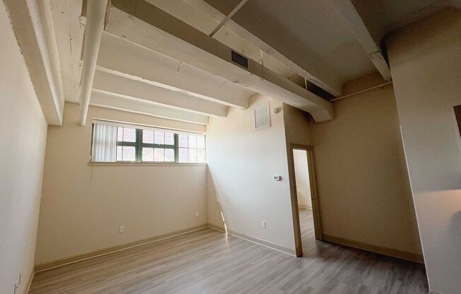 2 beds, 1 bath, 725 sqft, $1,460, Unit 308