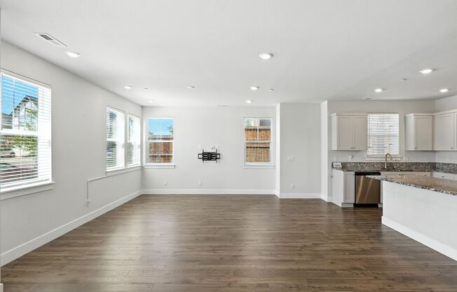 Spacious 4-Bedroom Home, Plus Den/Office with Modern Upgrades and Great Amenities