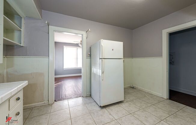 3 beds, 1 bath, $900