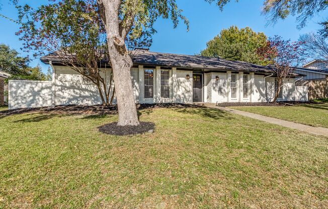 Stunning 4-Bedroom Home with Pool in Dallas