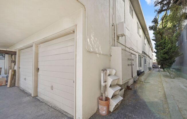 208 Avenue H