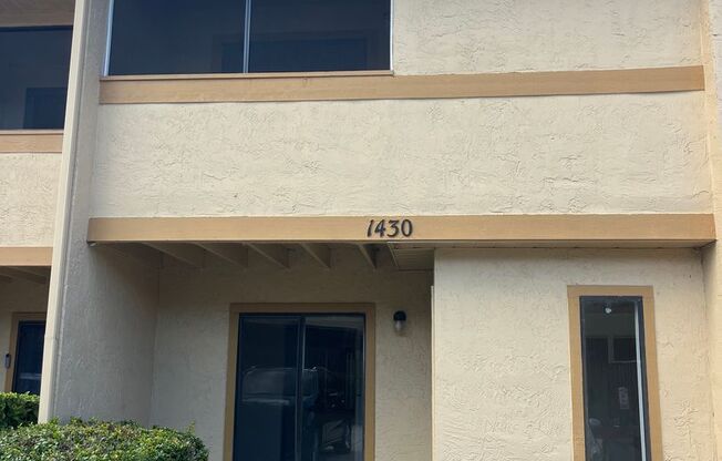 For Rent-2-bedroom, 2.5-bathroom located in the vibrant community of Brandon