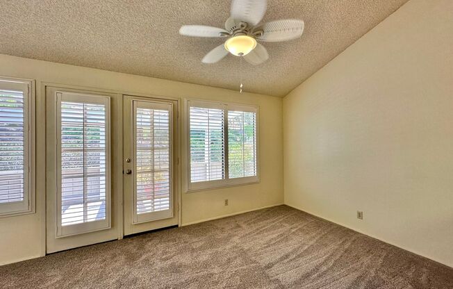 3 Bedroom Townhome In the Beautiful Smoke Tree Community