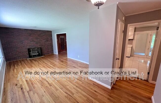 255 GREENBRIAR DR