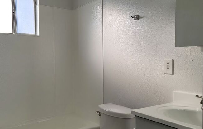 Studio, 1 bath, 314 sqft, $999, Unit 211D