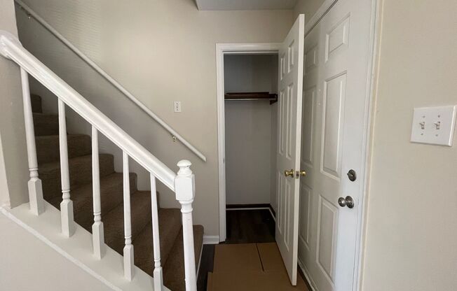 1014 Colonial Dr, Colonial Heights, VA 23834