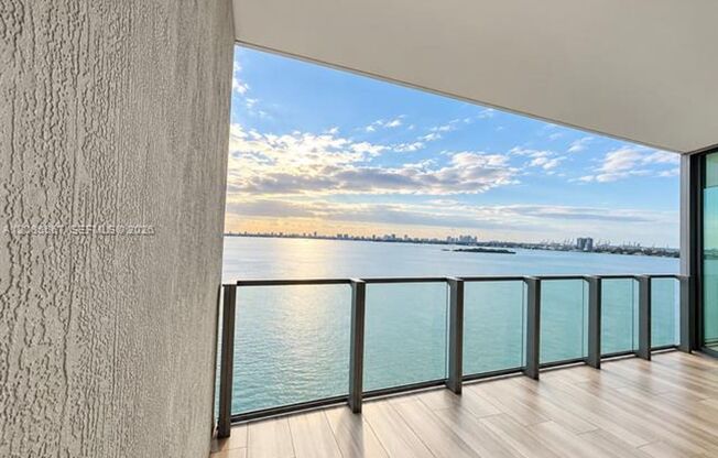 2 beds, 2.5 baths, $6,200, Unit # 1104