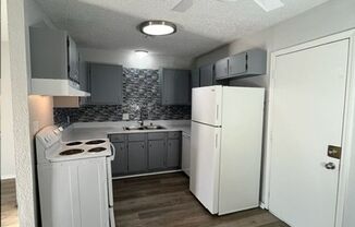 2 beds, 1 bath, 940 sqft, $895, Unit 10 SW 69th Apt A