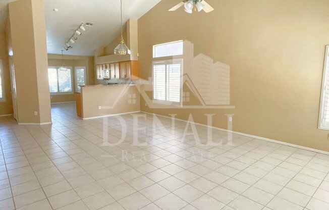 810 N GRANADA DR