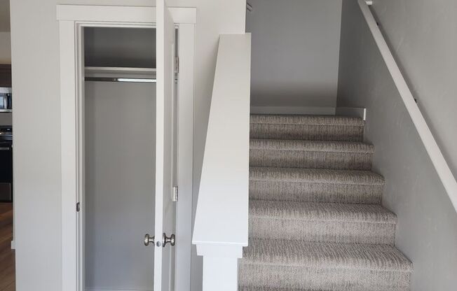 2 beds, 2.5 baths, 1,050 sqft, $1,750, Unit 6307 - 102