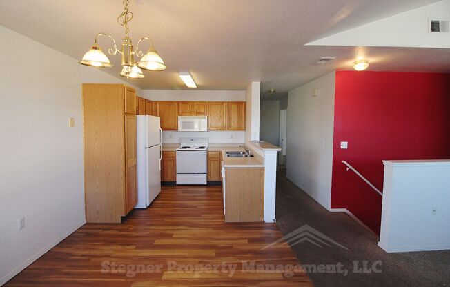 3 beds, 2 baths, $2,100, Unit # 4G