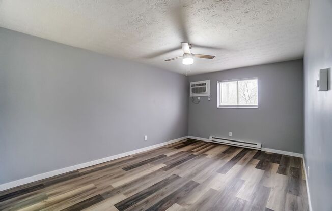 3 beds, 2 baths, 1,130 sqft, $1,875, Unit 5564-03
