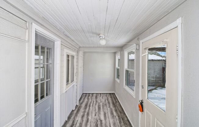 5 beds, 2 baths, $2,300