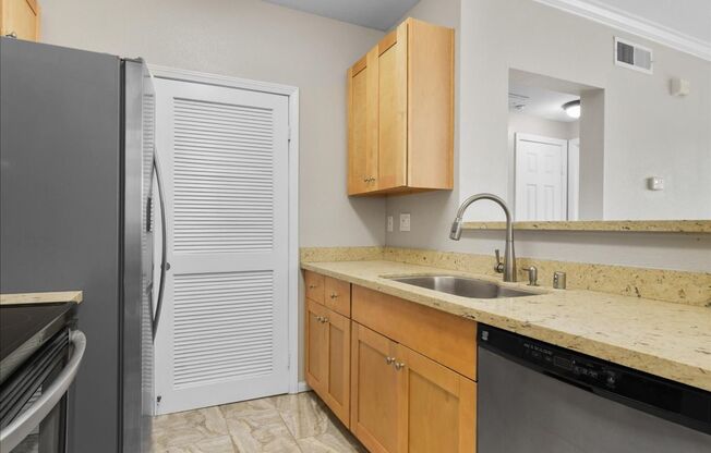 Remodeled 1-Bed Condo - Prime Carmel Valley Location!