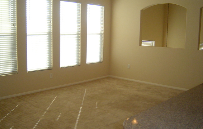 2 beds, 1 bath, $1,750, Unit # 2093