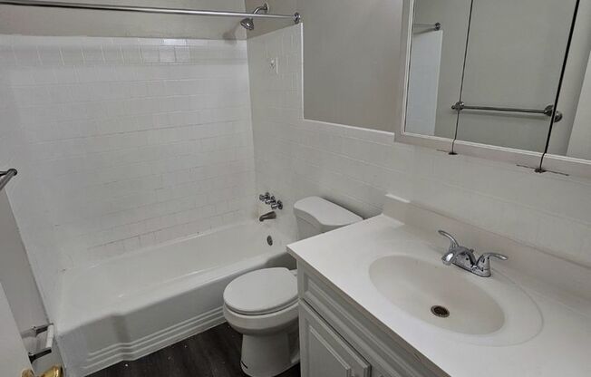 2 beds, 1.5 baths, 900 sqft, $1,245, Unit 234-I